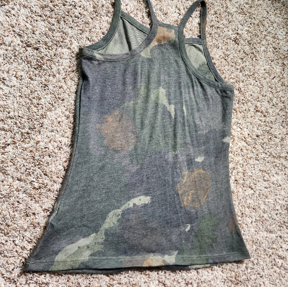 Womens Camouflage Tank Top Size Medium *Camo Shirt - Picture 7 of 8